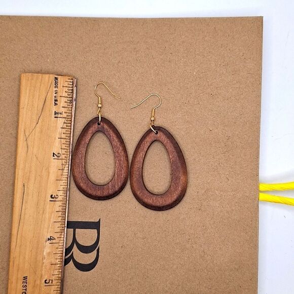 Wood earrings tear drop hollowed out earrings - Picture 2 of 3
